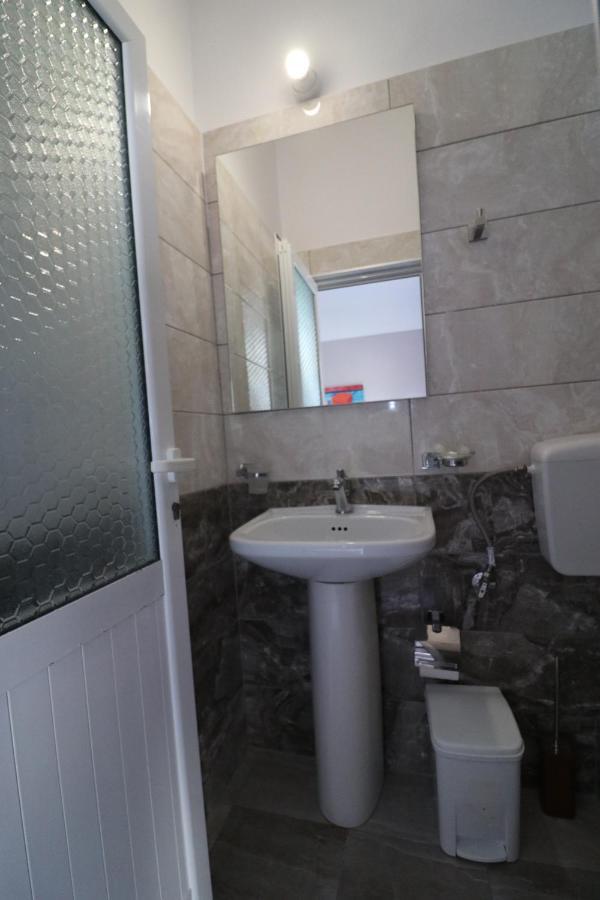 Hotel Potami Beach - Mondi Goro Himarë Dış mekan fotoğraf