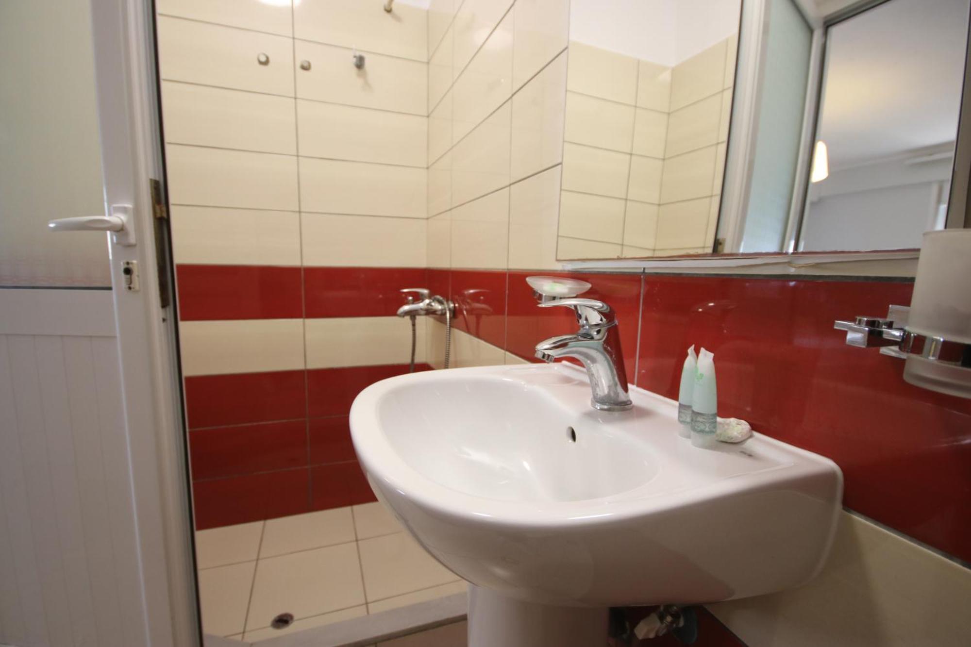 Hotel Potami Beach - Mondi Goro Himarë Dış mekan fotoğraf