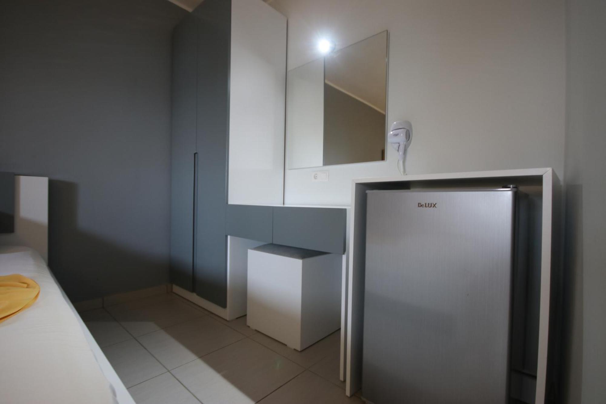 Hotel Potami Beach - Mondi Goro Himarë Dış mekan fotoğraf
