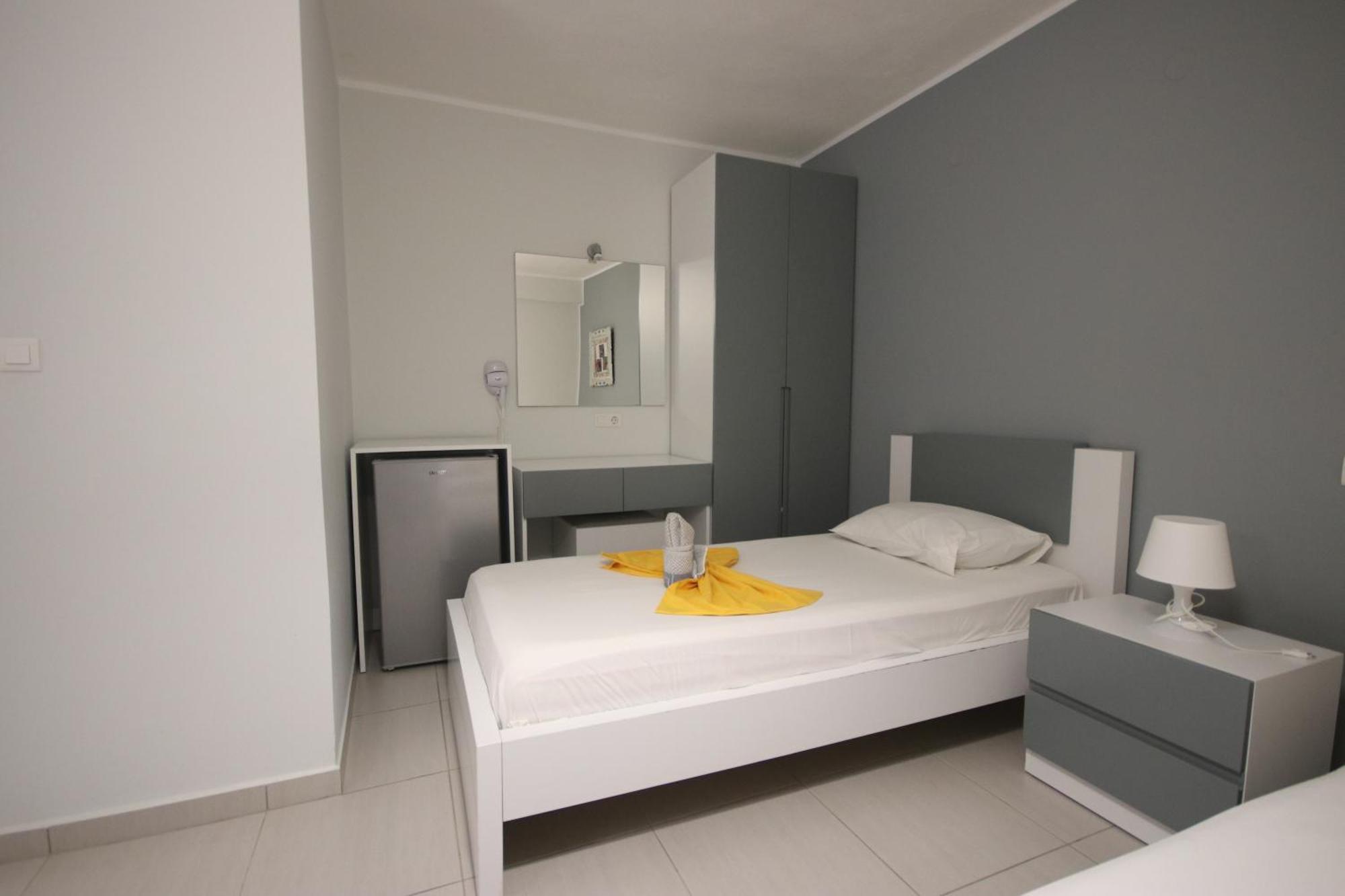 Hotel Potami Beach - Mondi Goro Himarë Dış mekan fotoğraf